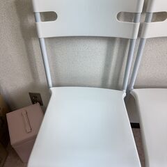 【2脚セット】シンプルホワイトチェア 椅子 白いイス（軽量タイプ）の画像