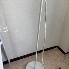 【フロアライト】2灯タイプ 白 シンプルな間接照明 スタンドライトの画像