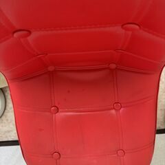 【赤いデザインチェア】北欧風 合皮×木脚 チェア（レッド）の画像