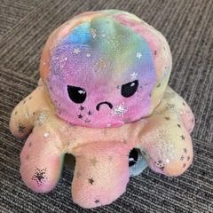 レインボー　リバーシブルオクトパス　タコ　ぬいぐるみ　人気の画像