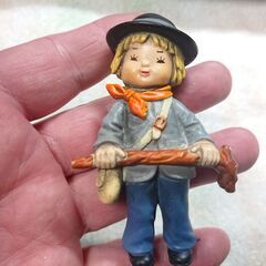 杖を持った子供の置物　レトロ　アンティーク　ビンテージ