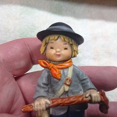 杖を持った子供の置物　レトロ　アンティーク　ビンテージの画像
