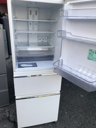 NO B141 ?福岡市内配送設置無料✨?MR-CX33A-W 冷蔵庫 パールホワイト [330L /3ドア /右開きタイプ]