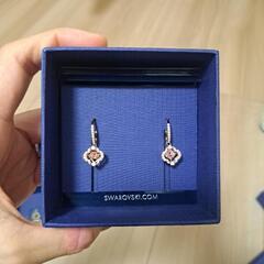 SWAROVSKI　イヤリング
