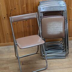 【4/25まで】折りたたみパイプ椅子8脚の画像