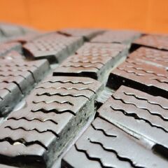 DUNLOP WINTER MAXX WM02 185/65R15 15インチ スタッドレス 4本 22年製 バリ溝 ノート シエンタ フリード デミオ等　(KTH234)の画像