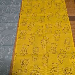 ランチクロスマット　布製　約88cm×45cm　プーさん柄の画像