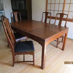 ダイニングテーブル　大型　古いですがしっかりした（重い）作りです...