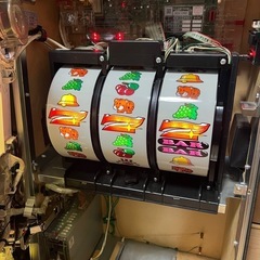 マイジャグラー3 スロット実機 (K) 中島公園のおもちゃ《その他 マイジャグラー3 スロット実機 (K) 中島公園のおもちゃ《その他