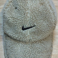 Nike DV5434ボアキャップ ベージュ