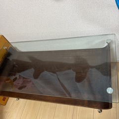 ガラステーブルの画像