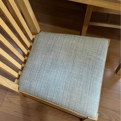 IKEA 伸縮式ダイニングテーブル BJURSTA 配達可能の画像