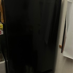 【中古美品】Hisense冷蔵庫175L黒 の画像