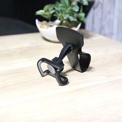 サンバイザーに取り付けるスマートフォンホルダーの画像