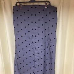 しまむら　ヒナさんコラボ水玉ロングスカート
の画像