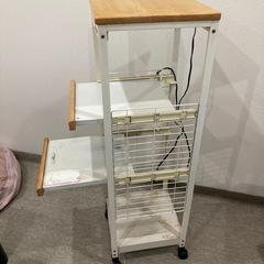 キャスター付きワゴンの画像