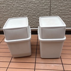 ゴミ箱21リットル　スタッキング可 ニトリ　天馬の画像