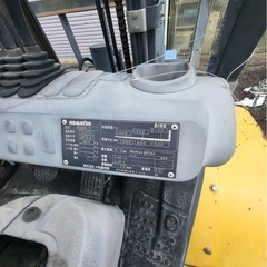 9月末渡しの価格！コマツ　2.5ｔフォークリフト　FD25C-17　　マスト3m・ジーゼルエンジン・中古油圧ミニユンボの画像