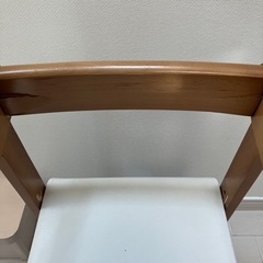 キッズチェア（破損部あり）の画像