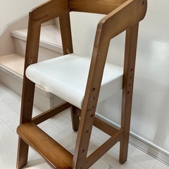 キッズチェア（破損部あり）の画像