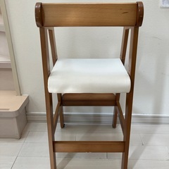 キッズチェア（破損部あり）の画像