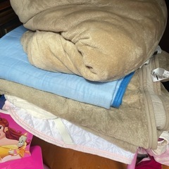 無料　タオルケット　敷きパッドなど