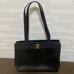 サルヴァトーレフェラガモ　ブランドバッグ　bag