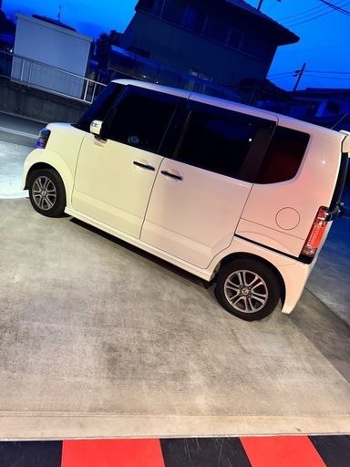 車のパーツ NBOXcustom
