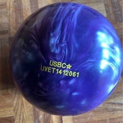 美品　ボーリングの球　ラウンドワンの画像