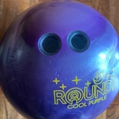 美品　ボーリングの球　ラウンドワンの画像