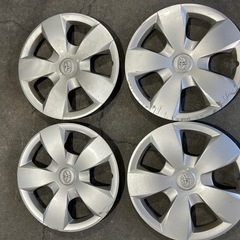 トヨタ ホイールキャップ シルバー 4枚セット