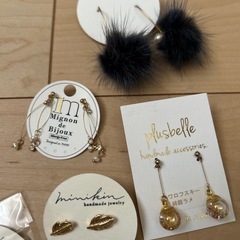 新品　ピアス１つ100円の画像