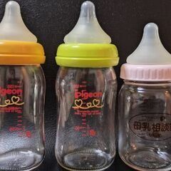 ガラス哺乳瓶　3本
