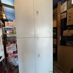 【中古】鍵付きスチール製書庫　W900×H2160×D400
