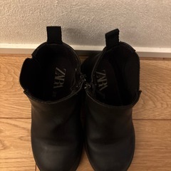 ZARA  ショートブーツの画像