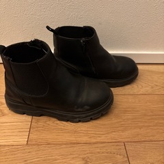 ZARA  ショートブーツの画像