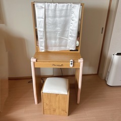 美品ドレッサー　収納付きドレッサーチェア　セット　　