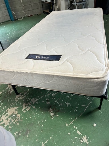 シングルベッド 美品 美品】シングルベッド (マットレスなし) 値下げし