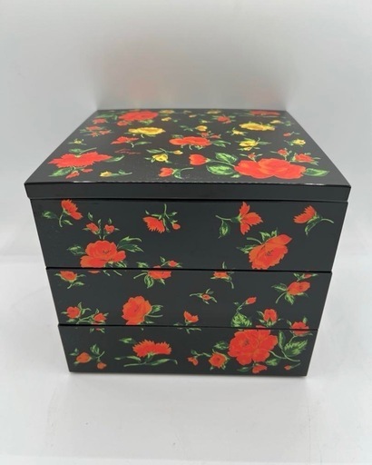 中国　粉彩　花草文　三段重箱　蓋物　V　8785 中国 粉彩 花草文 三段重箱 蓋物 V 8785 - メルカリ