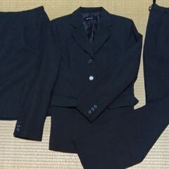 レディース　黒　スーツ　入学式　礼服　パンツ（難あり）はオマケです。サイズ：9号の画像