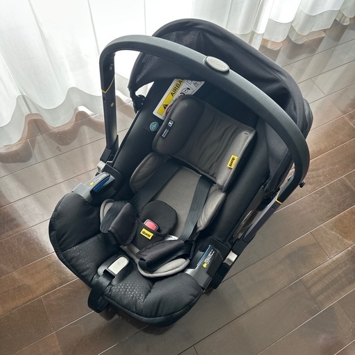 doona  (ドゥーナ) カーシート&ストローラー　タイヤカバー付き　ベビーカー