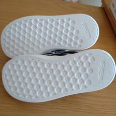 adidas  15cm  ミッキー柄　スニーカーの画像