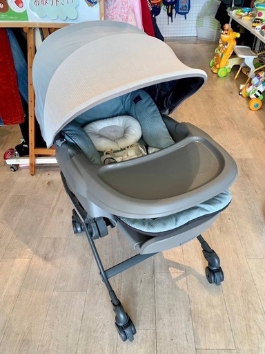 ■店頭引取限定■コンビ　現行モデル 定価69300円 電動ハイローチェア♪ネムリラBedi スリープシェル