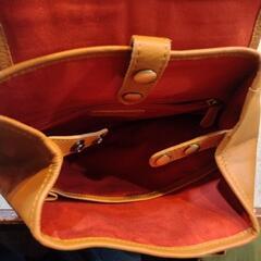 MEGHNA 牛革リュックサックの画像