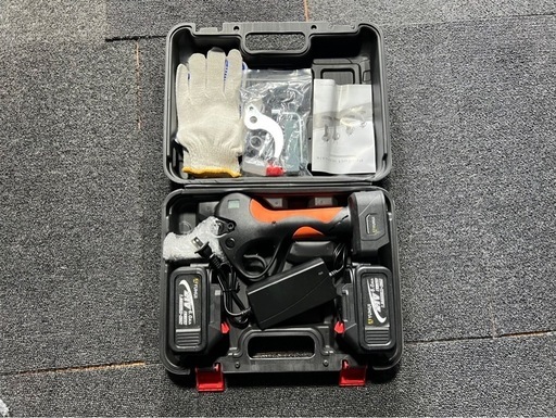 新型電動ハサミ 充電式 切断直径50mm 庭木/枝切り/果樹用/電線/ケーブルなど　剪定鋏