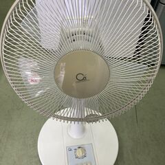 【リサイクルショップ ピカソ 小松原】✨🌬️【2017年製 30cm リビング扇風機】🌬️✨ ★1062★の画像