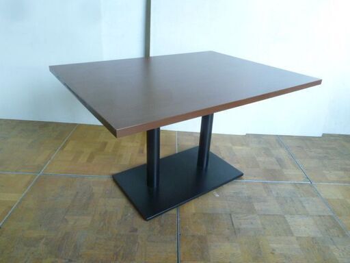 中古】業務用 パブリック 角 カフェ テーブル(4) 木目 W1200 中古】業務用 パブリック 角 カフェ テーブル(4) 木目 W1200