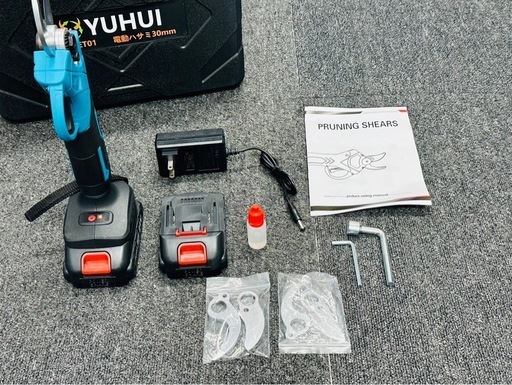 電動ハサミ 充電式 切断直径30mm 庭木/枝切り/果樹用 剪定鋏 園芸用剪定用具 バッテリー2個替え刃4枚付属