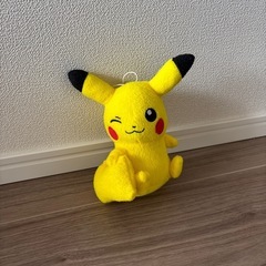 ポケモン　ピカチュウのぬいぐるみ