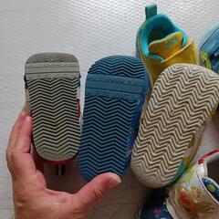 【最終値下げ子ども　スニーカー　13〜 13.5の画像